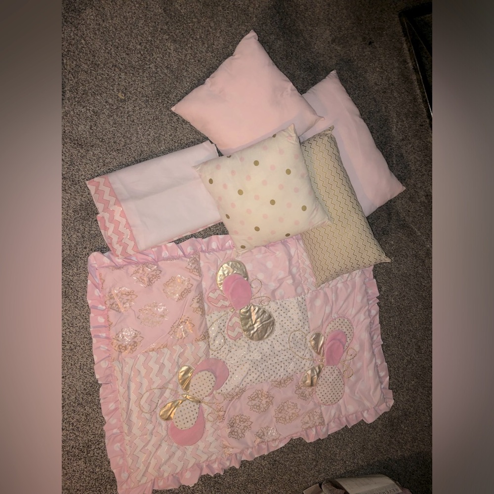 Nursery crib bedding set ⭐️⭐️